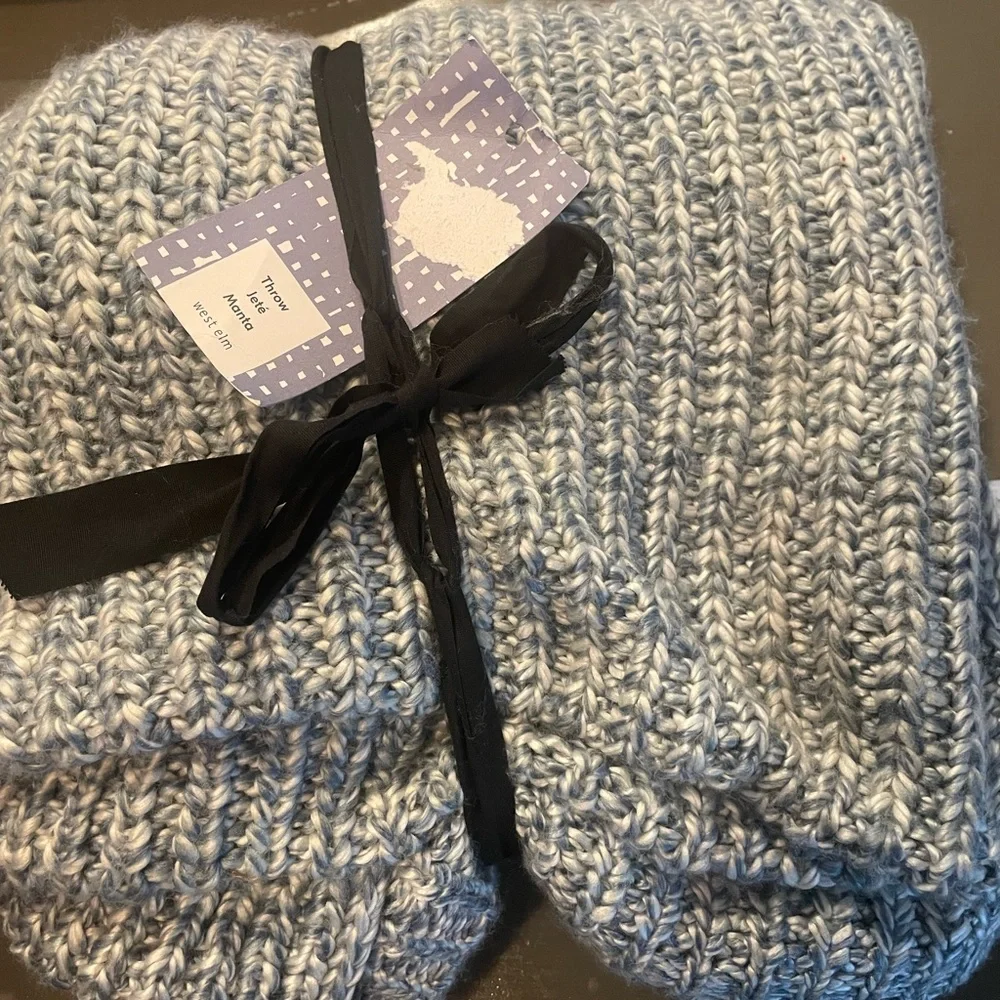 NWT West Elm Marled Ribbed Knit Throw/ Marina Blue/Cozy